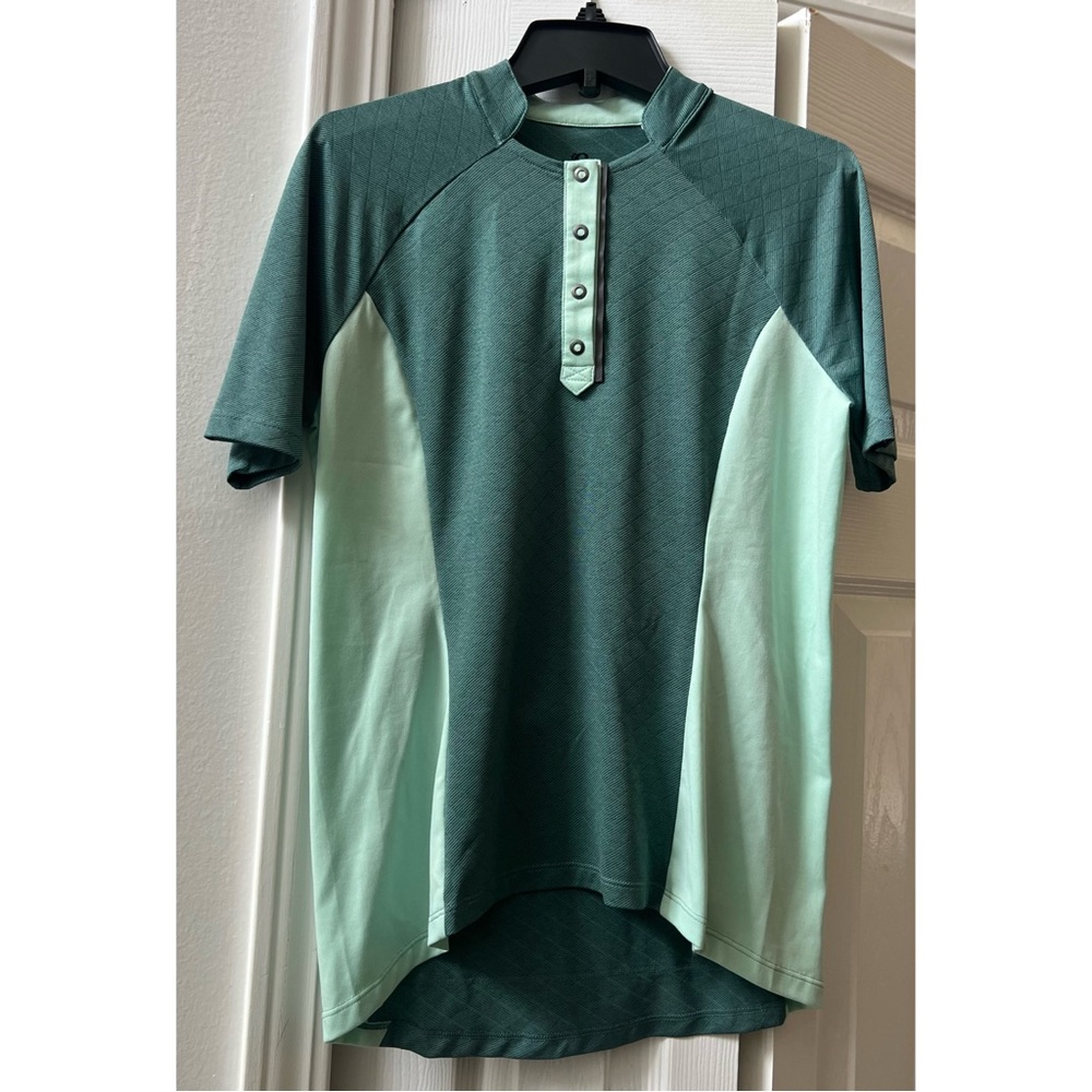 Pearl Izumi Two-Tone Green Short Sleeve Henley Top